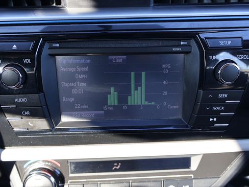 Used 2014 Toyota Corolla LE image 16