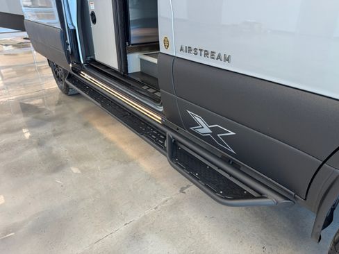 Used 2025 Mercedes-Benz Sprinter 2500 image 35