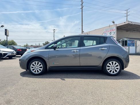 Used 2017 Nissan Leaf S image 5