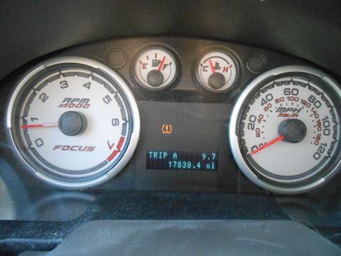 Used 2010 Ford Focus SE image 14