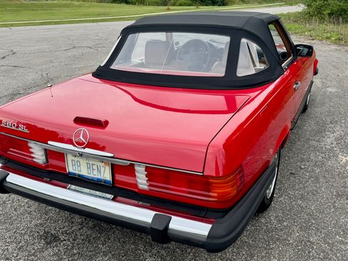 Used 1988 Mercedes-Benz 560 SL UNAVAIL image 12