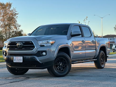 Used 2019 Toyota Tacoma SR5 image 1