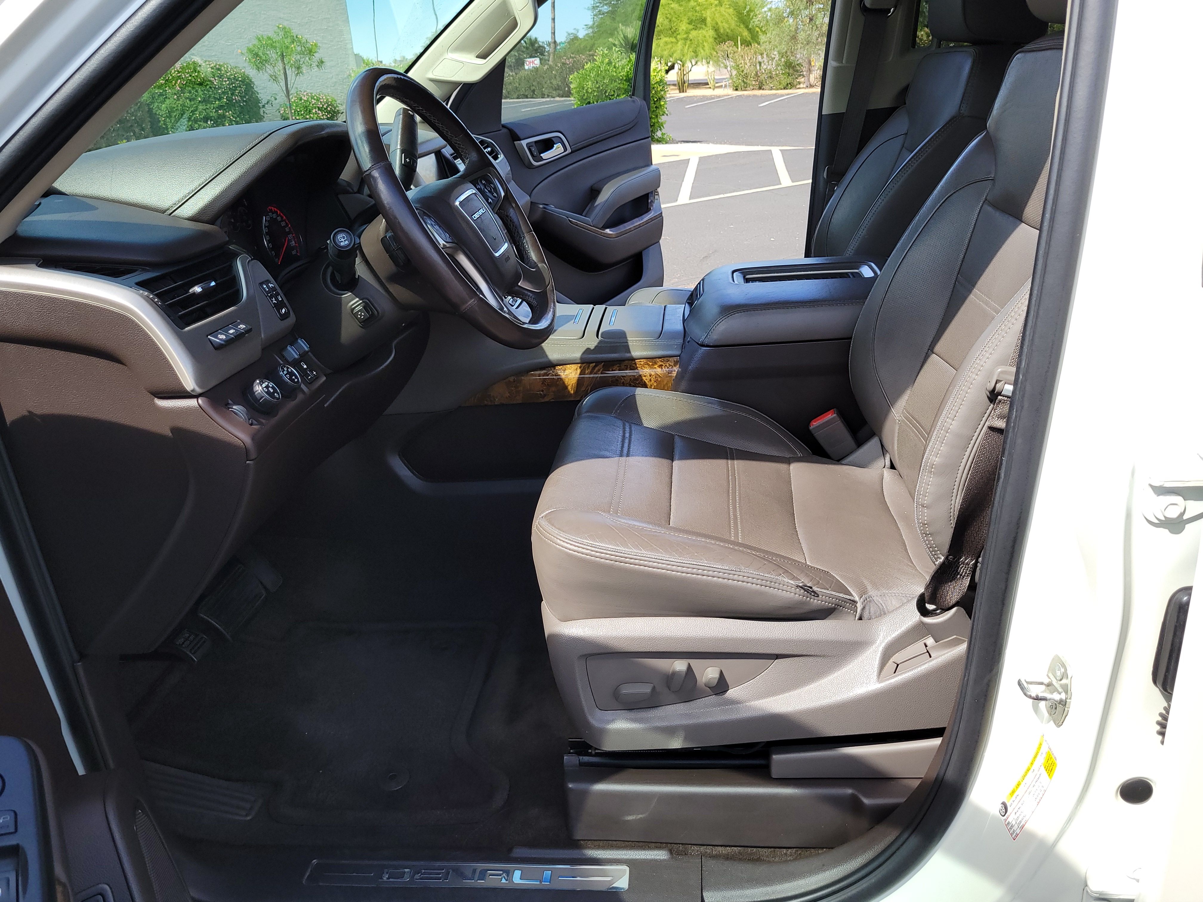 Used 2015 GMC Yukon Denali Ultimate AWD/4WD image 10