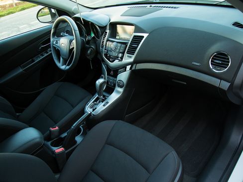 Used 2016 Chevrolet Cruze Limited LT image 21