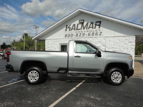 Used 2024 Chevrolet Silverado 2500 W/T image 2