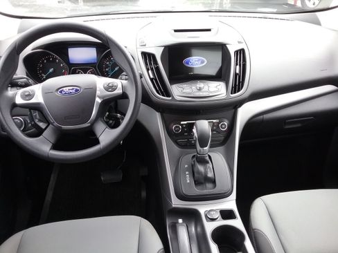 Used 2016 Ford Escape SE image 4