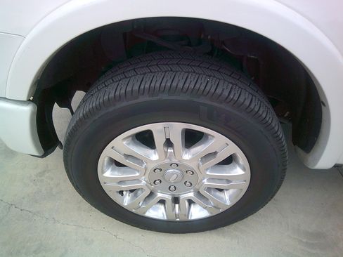 Used 2013 Ford F150 Platinum AWD/4WD image 6