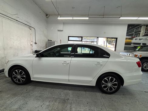 Used 2014 Volkswagen Jetta S image 8