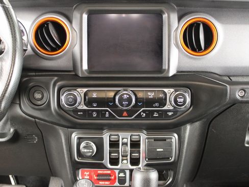 Used 2021 Jeep Gladiator Mojave AWD/4WD image 6