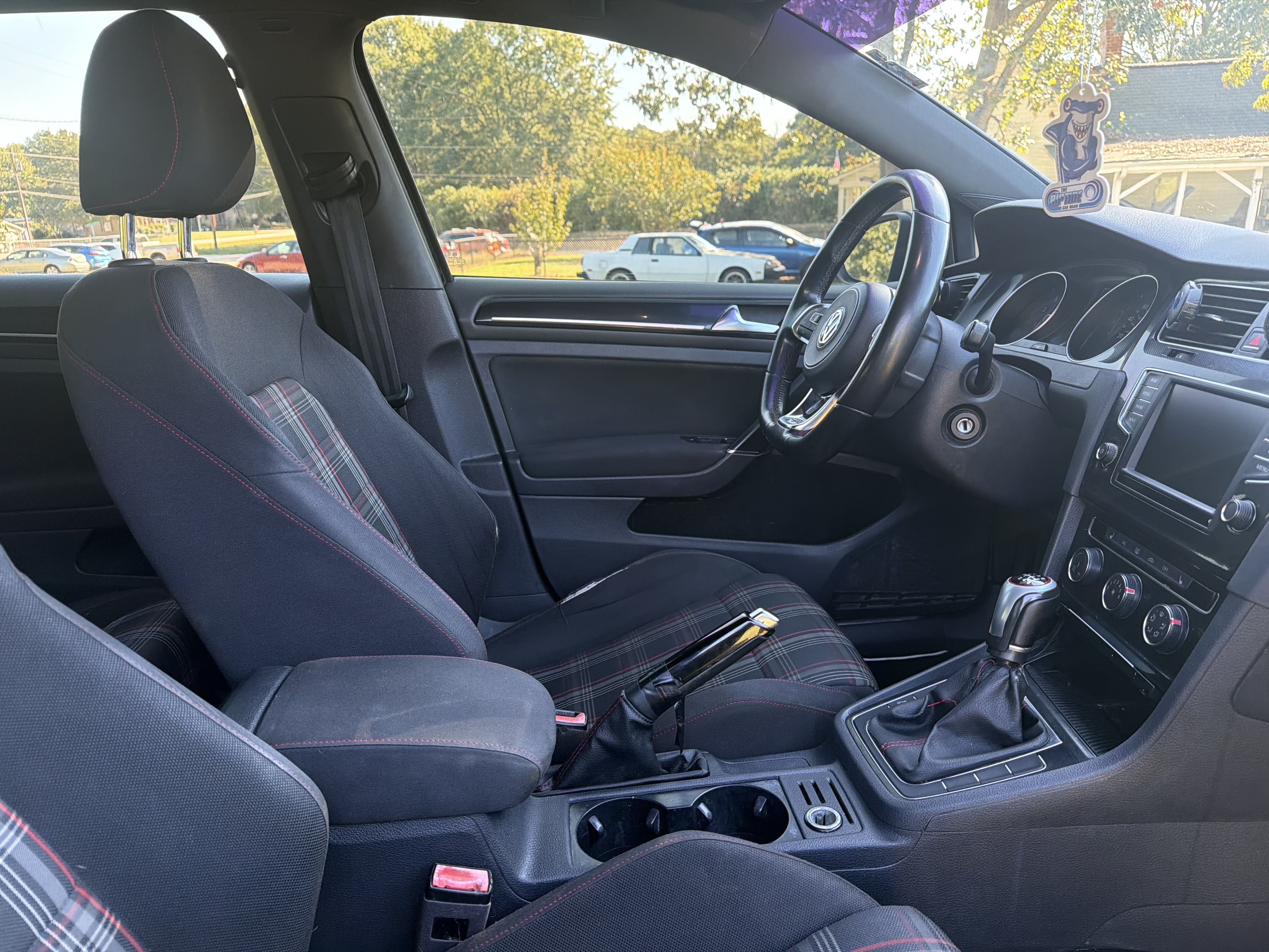 Used 2017 Volkswagen GTI 4-Door FWD image 59