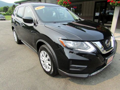 Used 2018 Nissan Rogue AWD image 2
