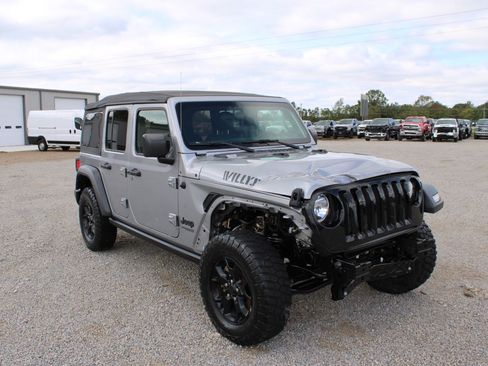 Used 2021 Jeep Wrangler Unlimited Willys image 7