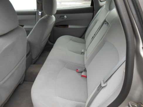 Used 2007 Buick LaCrosse CX FWD image 13