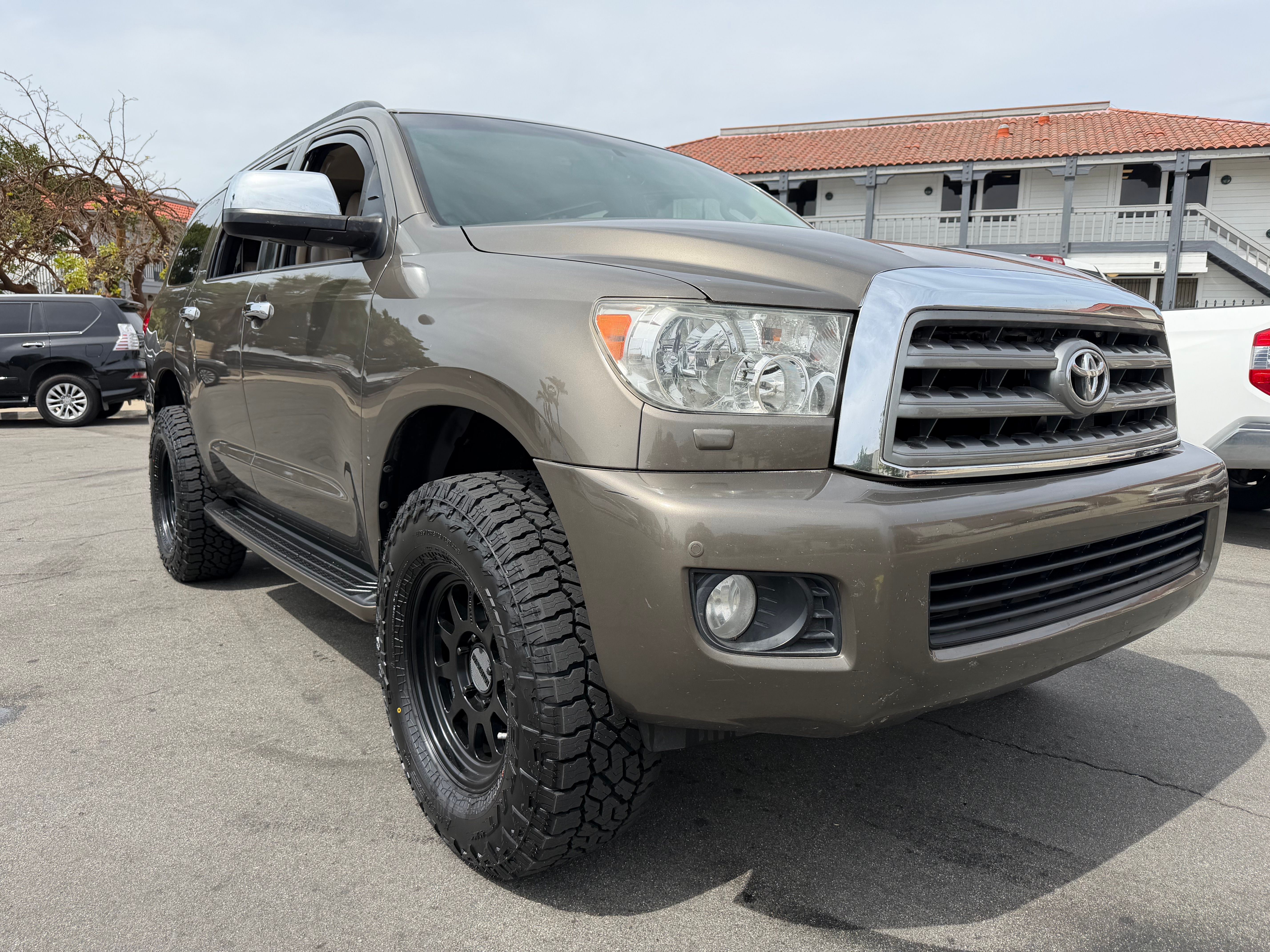 Used 2017 Toyota Sequoia Limited AWD/4WD image 10