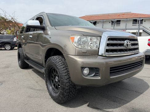 Used 2017 Toyota Sequoia Limited image 10