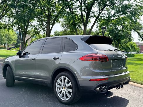 Used 2016 Porsche Cayenne S AWD/4WD image 4