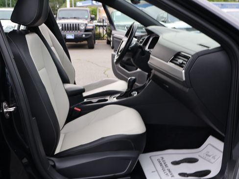 Used 2021 Volkswagen Jetta R-Line image 17