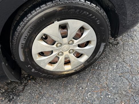 Used 2016 Hyundai Accent SE image 48