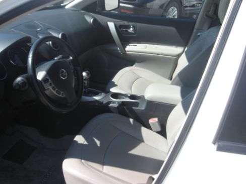 Used 2013 Nissan Rogue SL image 6