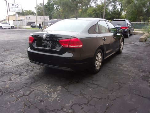 Used 2013 Volkswagen Passat 2.5 S FWD image 4