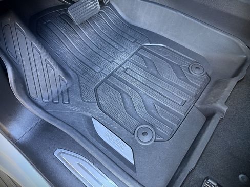 Used 2025 GMC Sierra 1500 SLT image 32