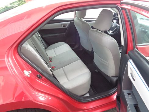 Used 2015 Toyota Corolla LE image 8