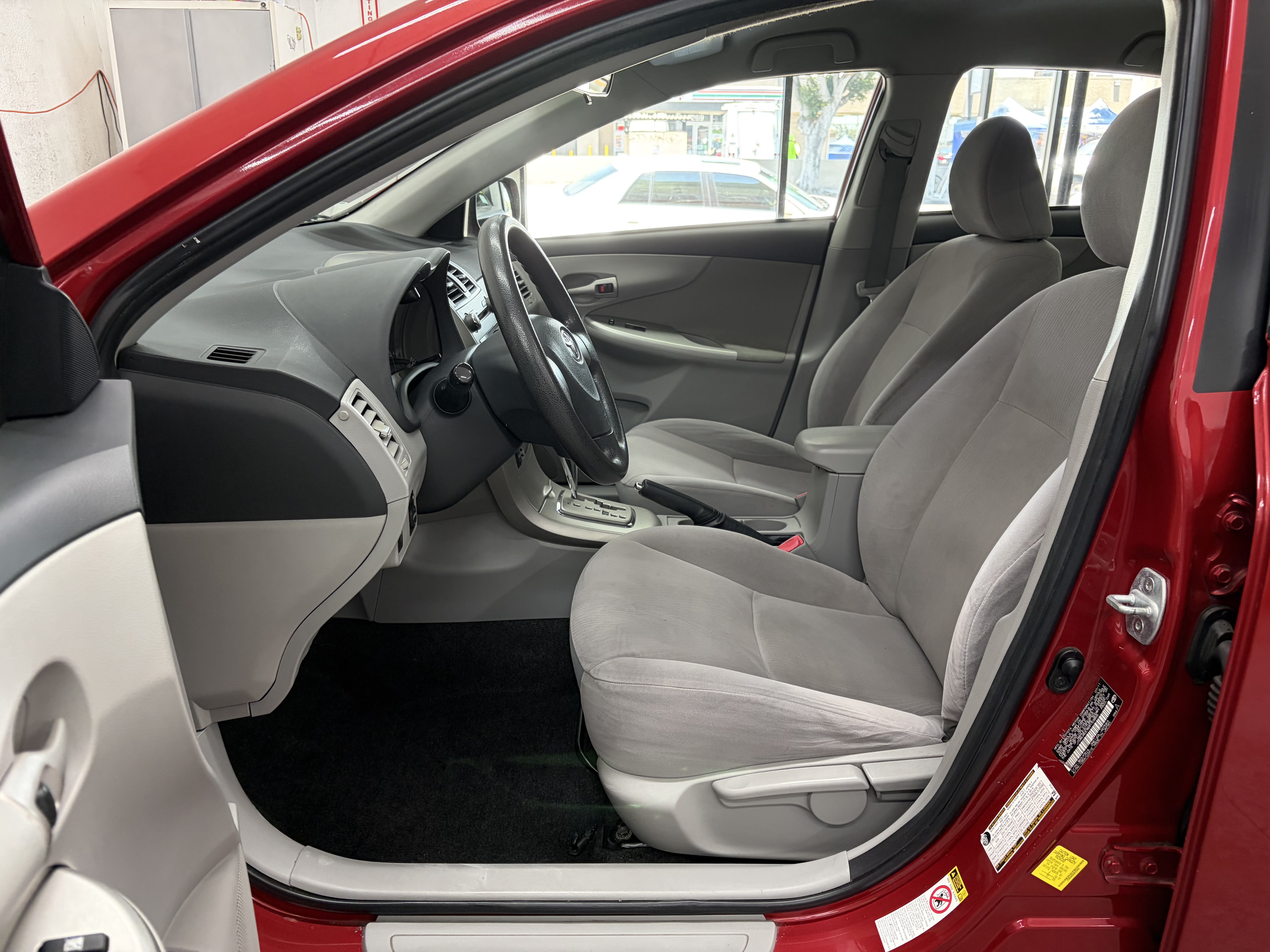 Used 2011 Toyota Corolla LE FWD image 15