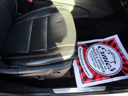 Used 2017 Jeep Grand Cherokee Overland image 16