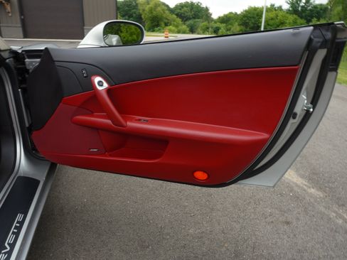 Used 2006 Chevrolet Corvette Convertible RWD image 27