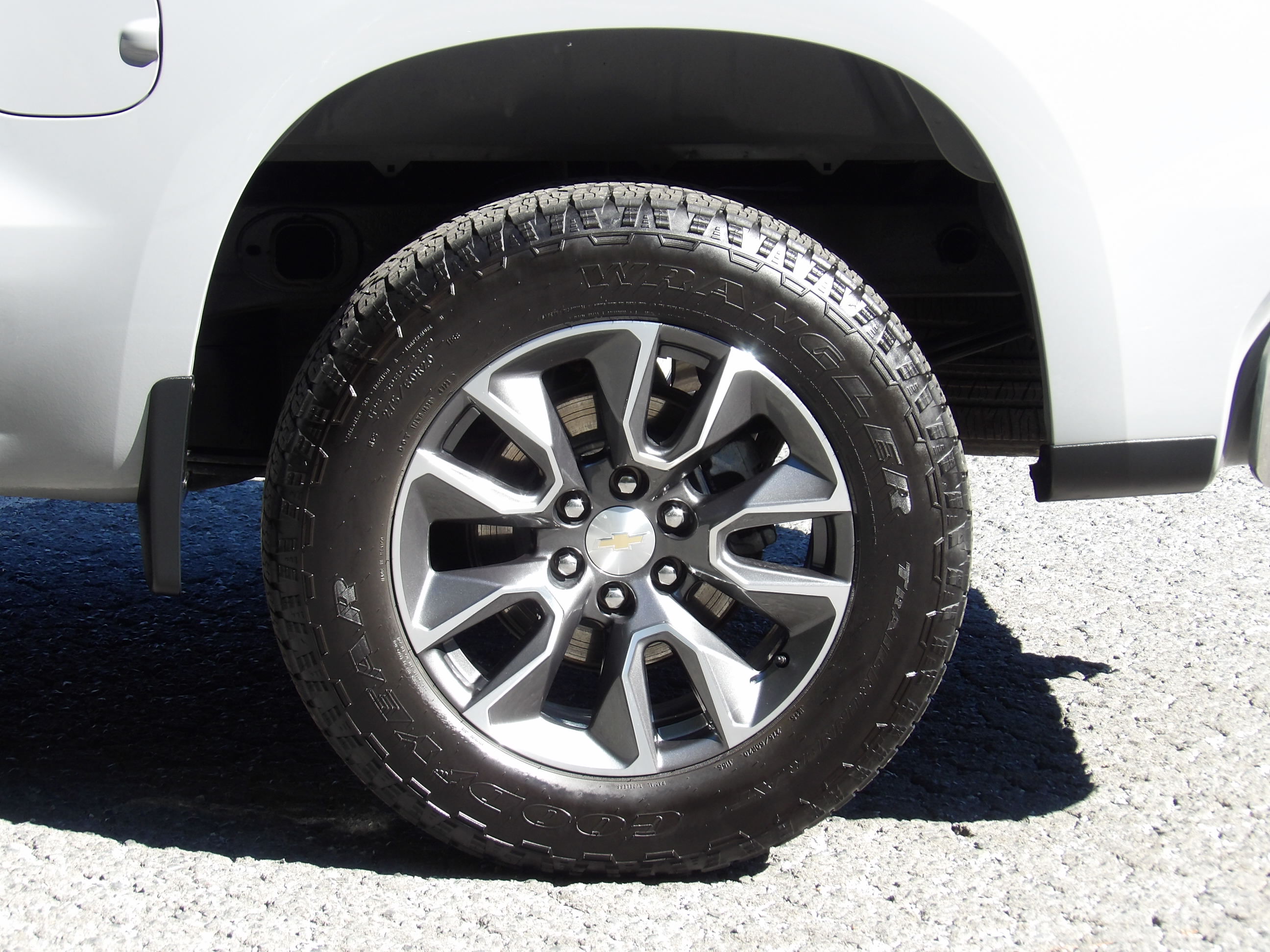Used 2024 Chevrolet Silverado 1500 4x4 Crew Cab LT image 6
