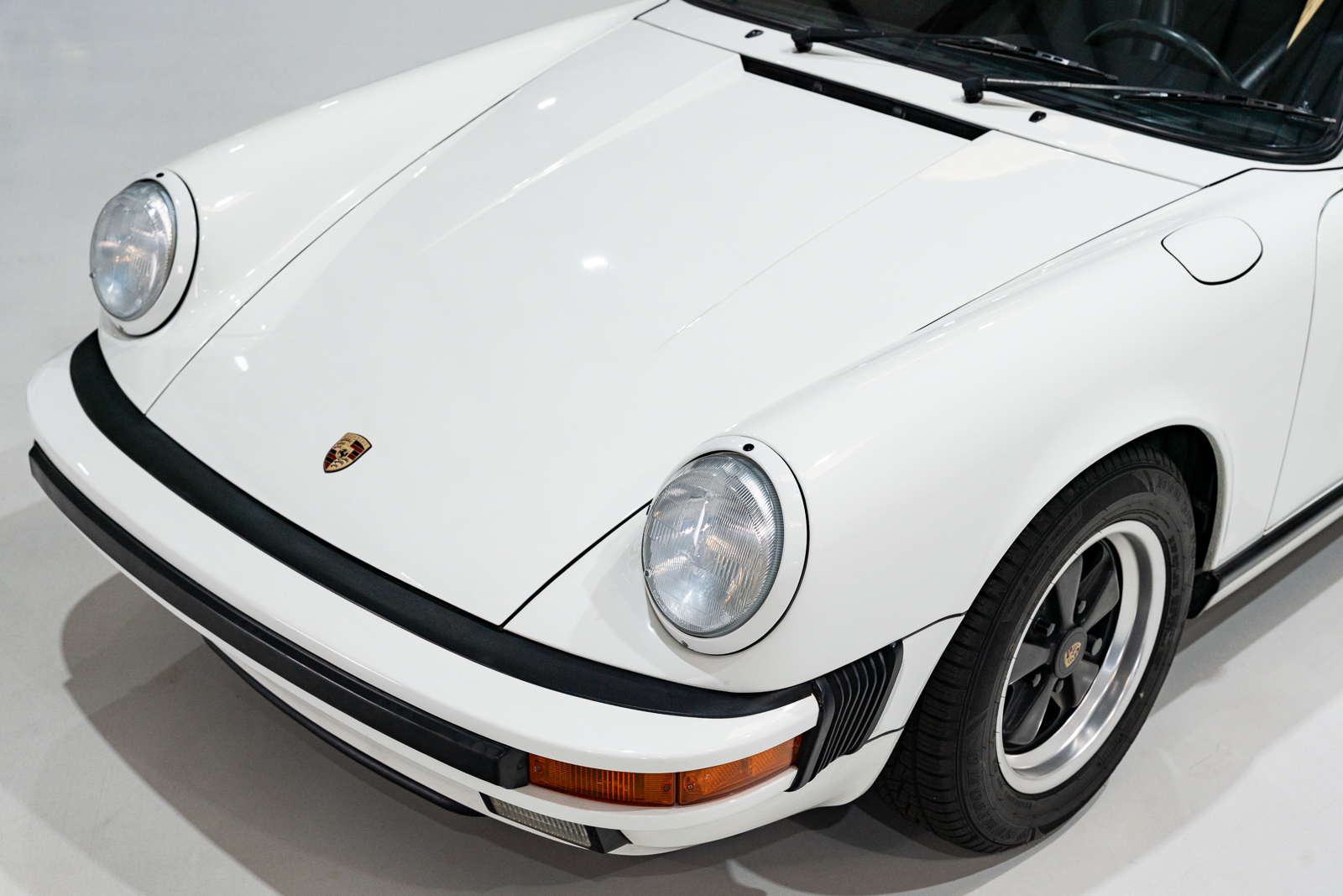 Used 1987 Porsche 911 Carrera Coupe RWD image 33