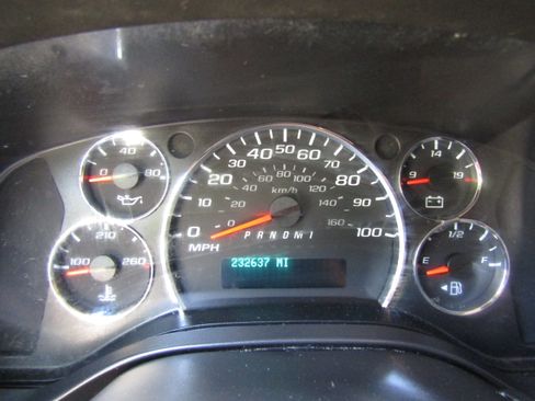 Used 2019 Chevrolet Express 2500 RWD image 14