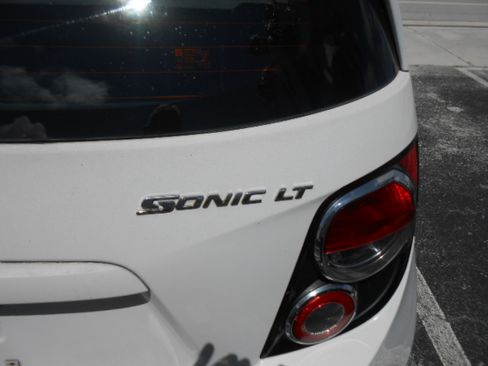 Used 2014 Chevrolet Sonic LT Hatchback FWD image 6