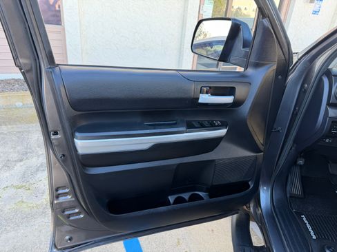 Used 2017 Toyota Tundra SR5 image 14