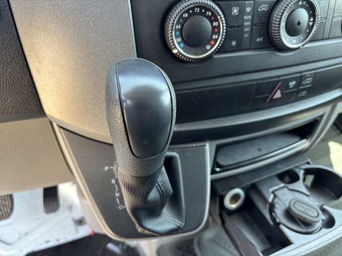 Used 2013 Freightliner Sprinter 2500 image 19