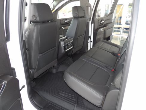 Used 2021 Chevrolet Silverado 1500 4x4 Crew Cab LTZ image 26