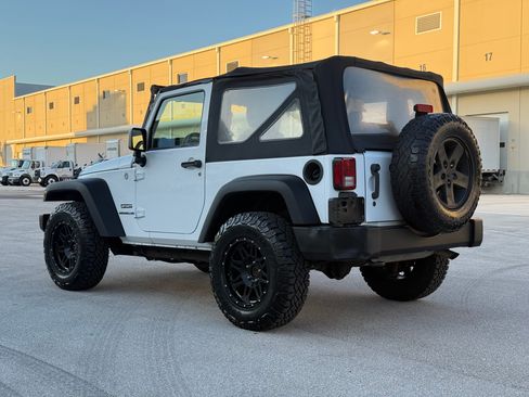 Used 2015 Jeep Wrangler Sport AWD/4WD image 7