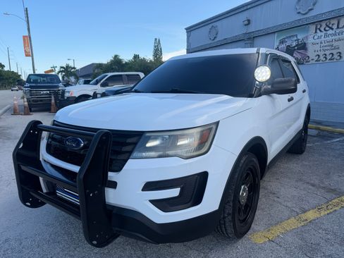 Used 2017 Ford Explorer 4WD Police Interceptor image 4