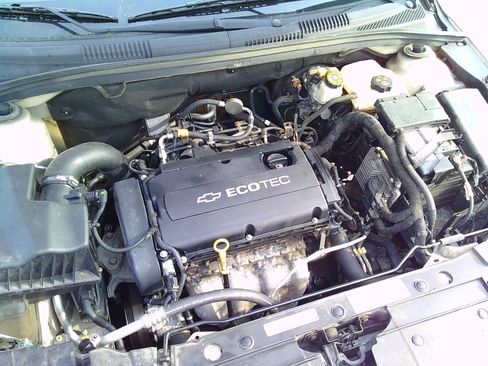 Used 2012 Chevrolet Cruze LS image 6