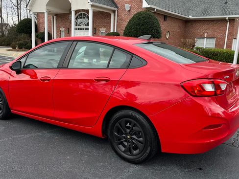 Used 2019 Chevrolet Cruze LS image 5