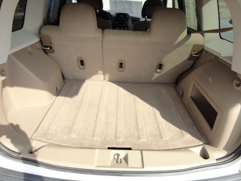 Used 2014 Jeep Patriot 4WD Sport image 9