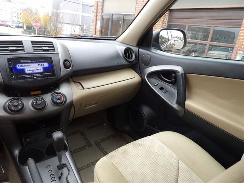 Used 2010 Toyota RAV4 image 14