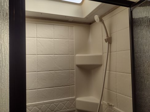 Used 2011 Ford E-450 and Econoline 450 image 49