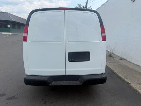 Used 2022 GMC Savana 2500 LT image 5