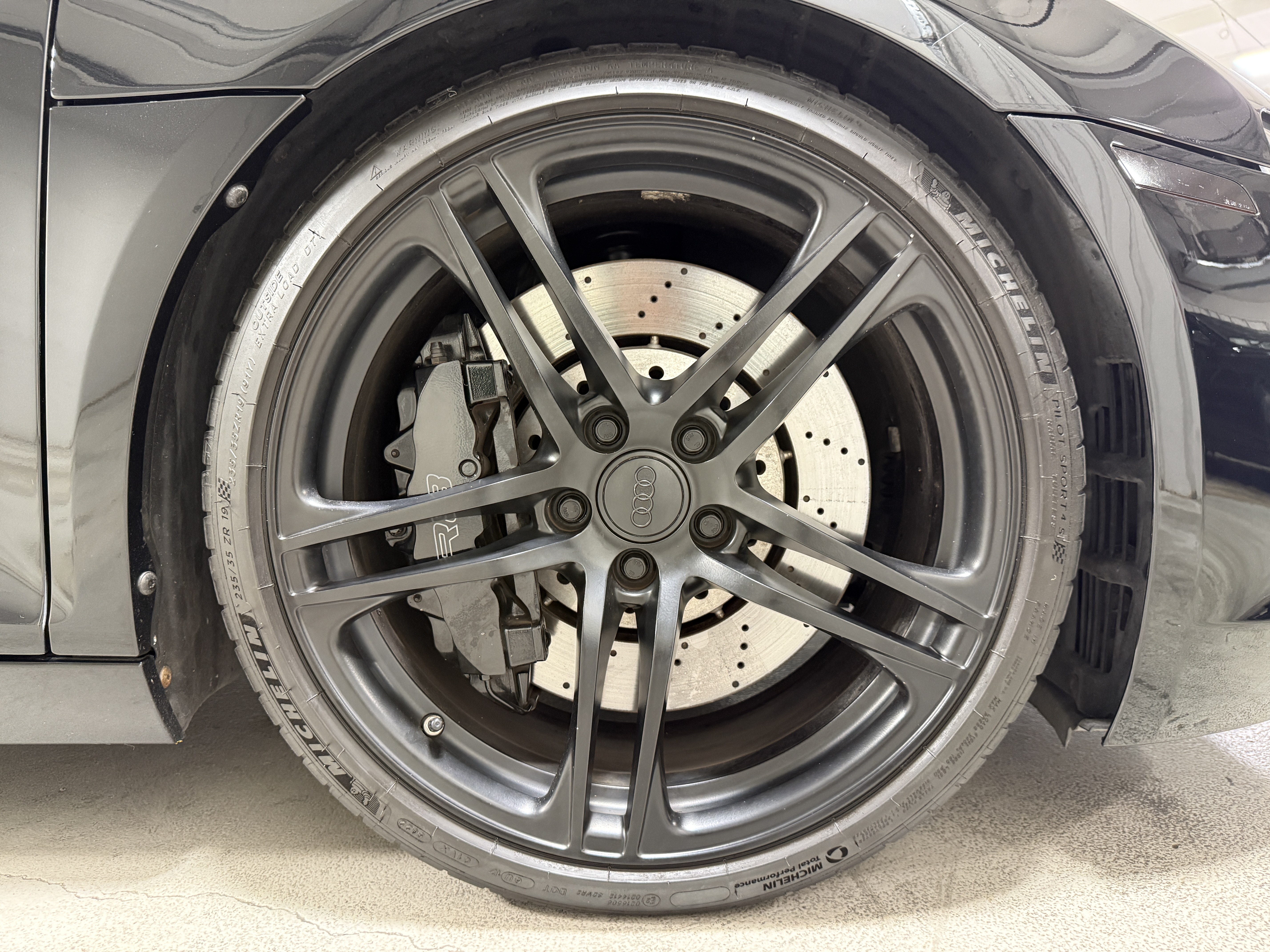Used 2009 Audi R8 4.2 Coupe AWD/4WD image 14