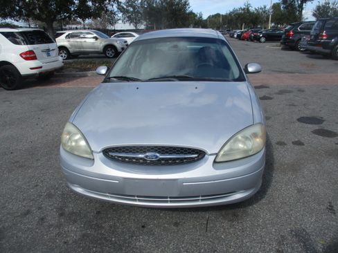Used 2002 Ford Taurus LX image 3