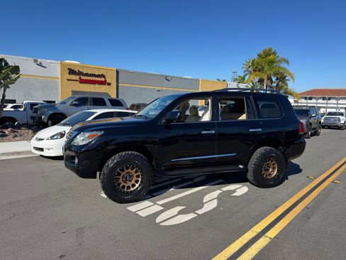 Used 2010 Lexus LX 570 image 19