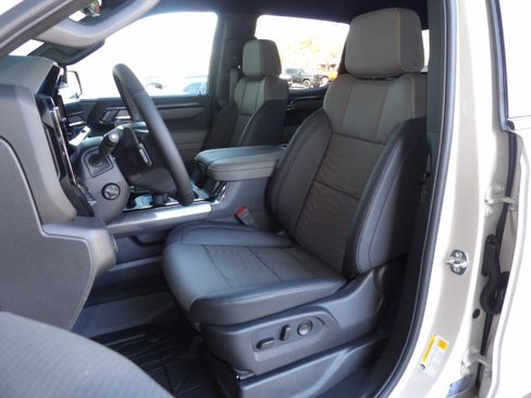 New 2026 Chevrolet Silverado 1500 ZR2 image 18