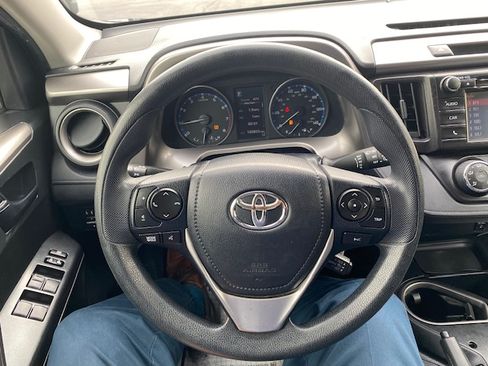 Used 2017 Toyota RAV4 LE image 12
