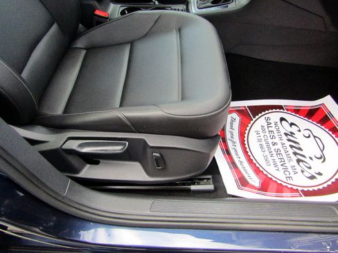 Used 2017 Volkswagen Golf FWD image 17